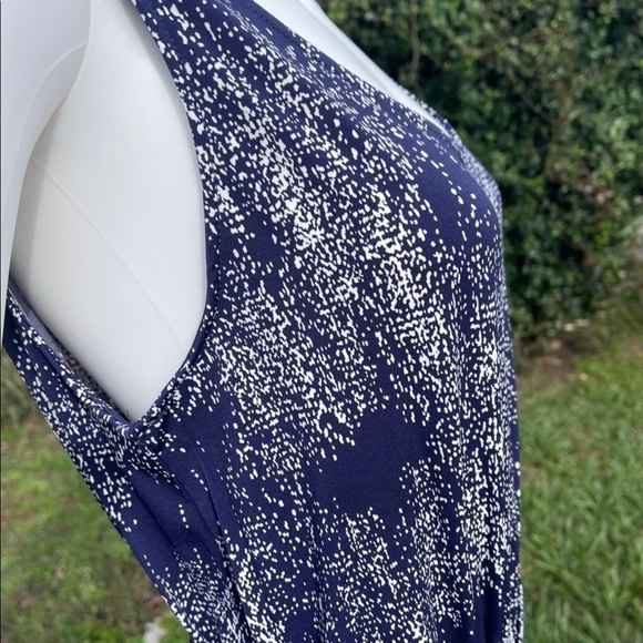 💋NWT Halston Flared Legs Tie Waist Print Scoop Neck Jumpsuit - Picture 12 of 13